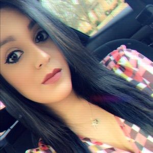 Meet your Posher, Noelia